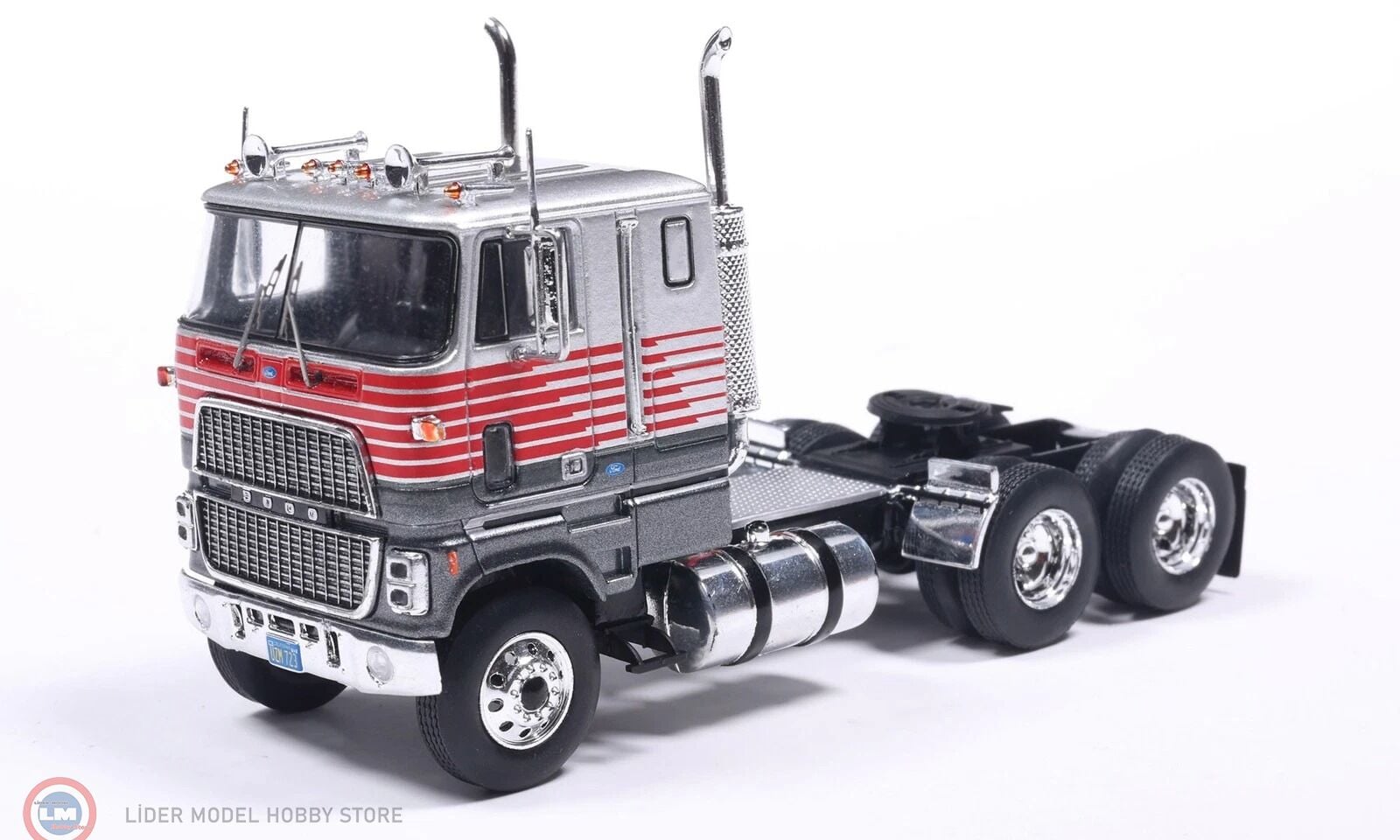 1:64 IXO 1976 Ford CL 9000