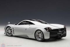 1:18 Autoart 2011 Pagani Huayra Silver
