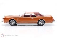 1:18 MCG 1978 Lincoln Continental Mark V
