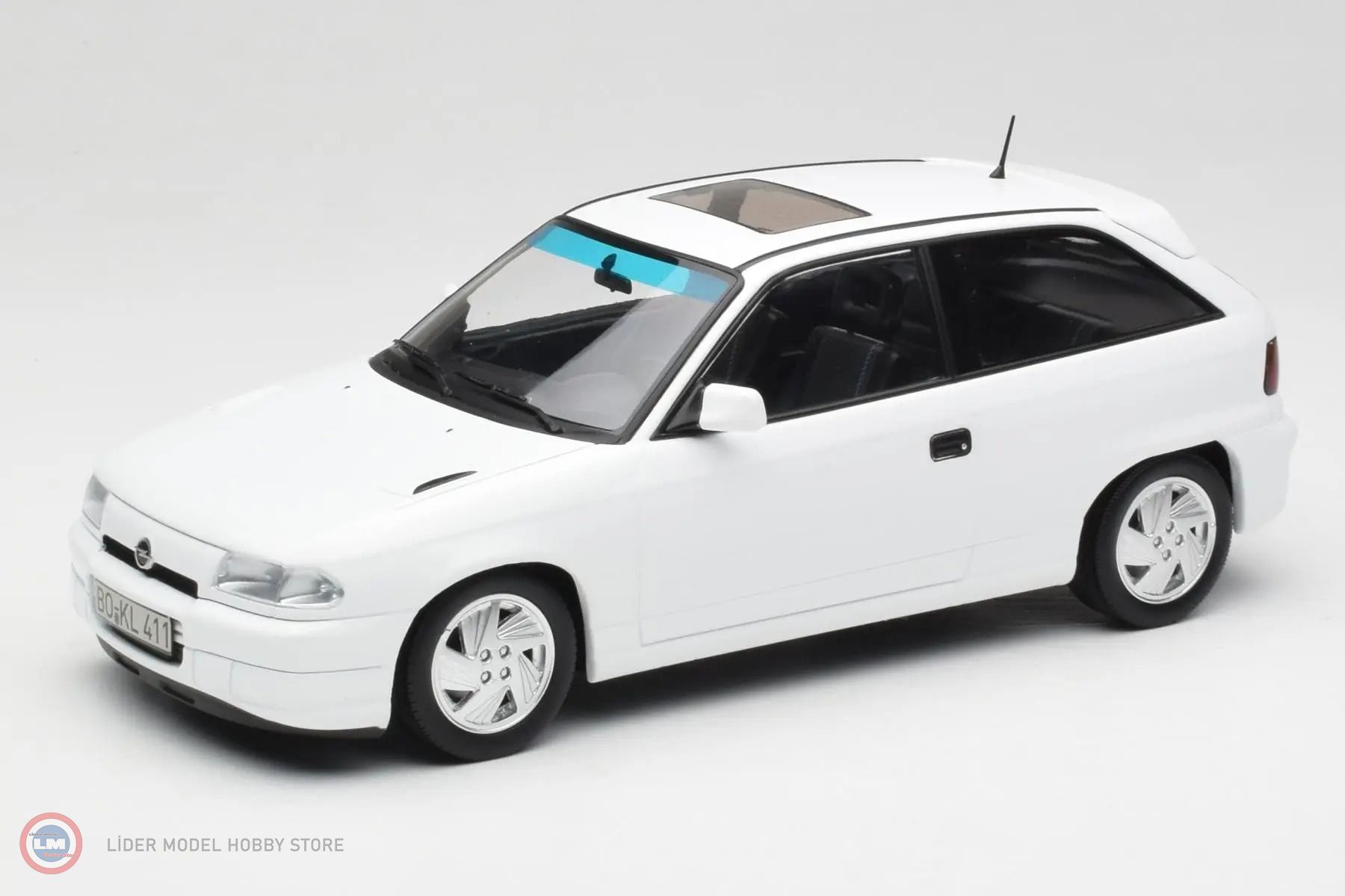 1:18 Norev 1991 Opel Astra F GSI Blanc Casablanca