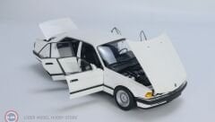 1:18 Minichamps 1986 BMW 730i E32 - White