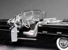 1:18 Sunstar 1959 Pontiac Bonneville Open Convertible