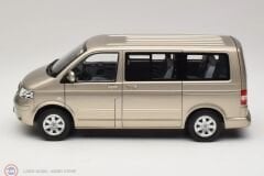 1:18 Norev 2003 Volkswagen T5 Multivan