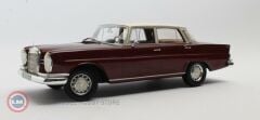 KUSURLU 1:18 1959 Mercedes Benz 220SE W111
