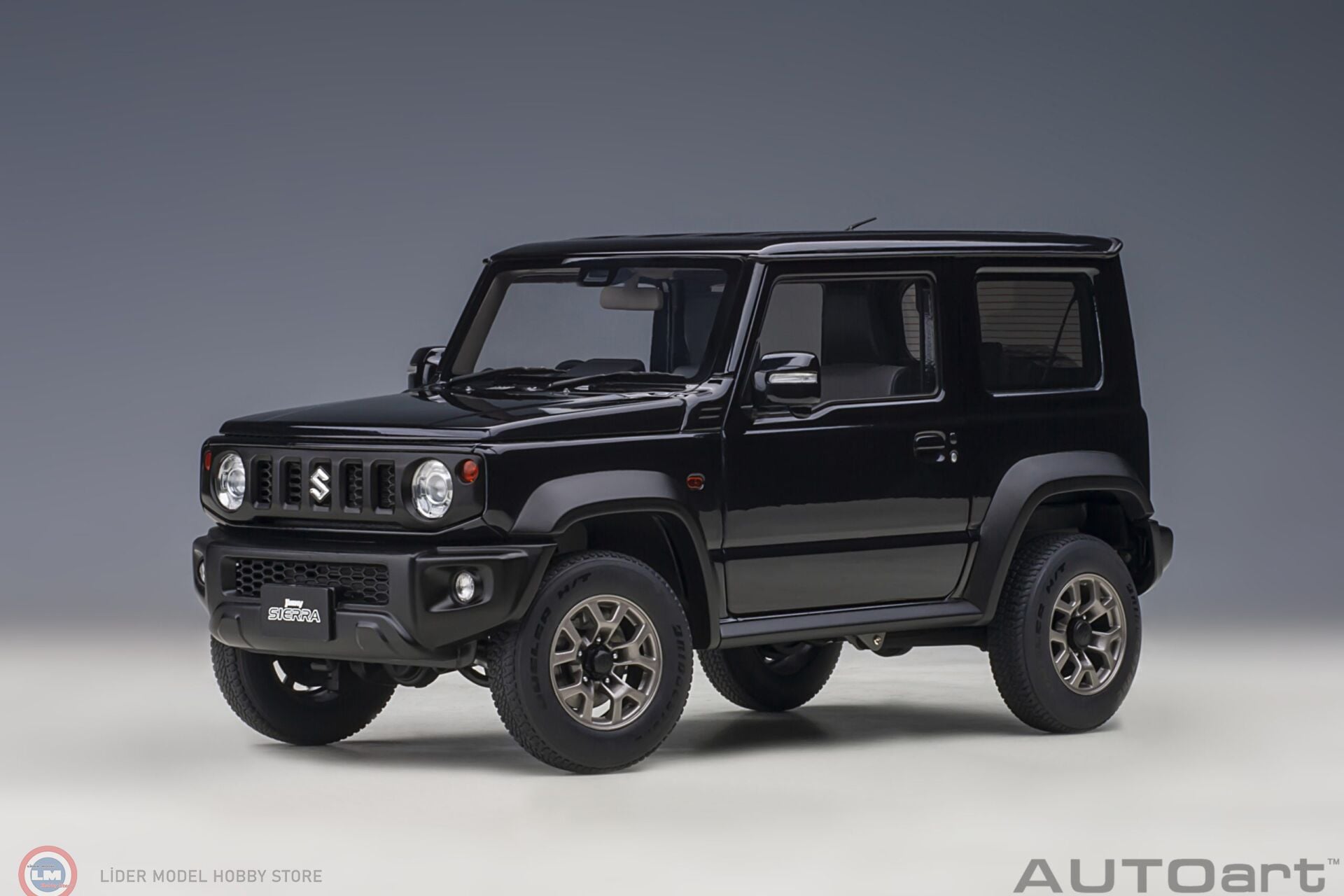 1:18 Autoart 2018 Suzuki Jimny Sierra (JB74) (Bluish Black Pearl)