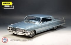 1:18 GLM STAMP 1962 Cadillac Sedan de Ville - Newport blue metallic