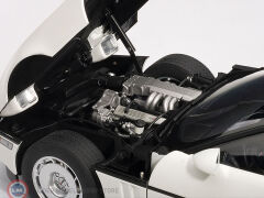 1:18 Autoart 1986 Chevrolet Corvette Spider