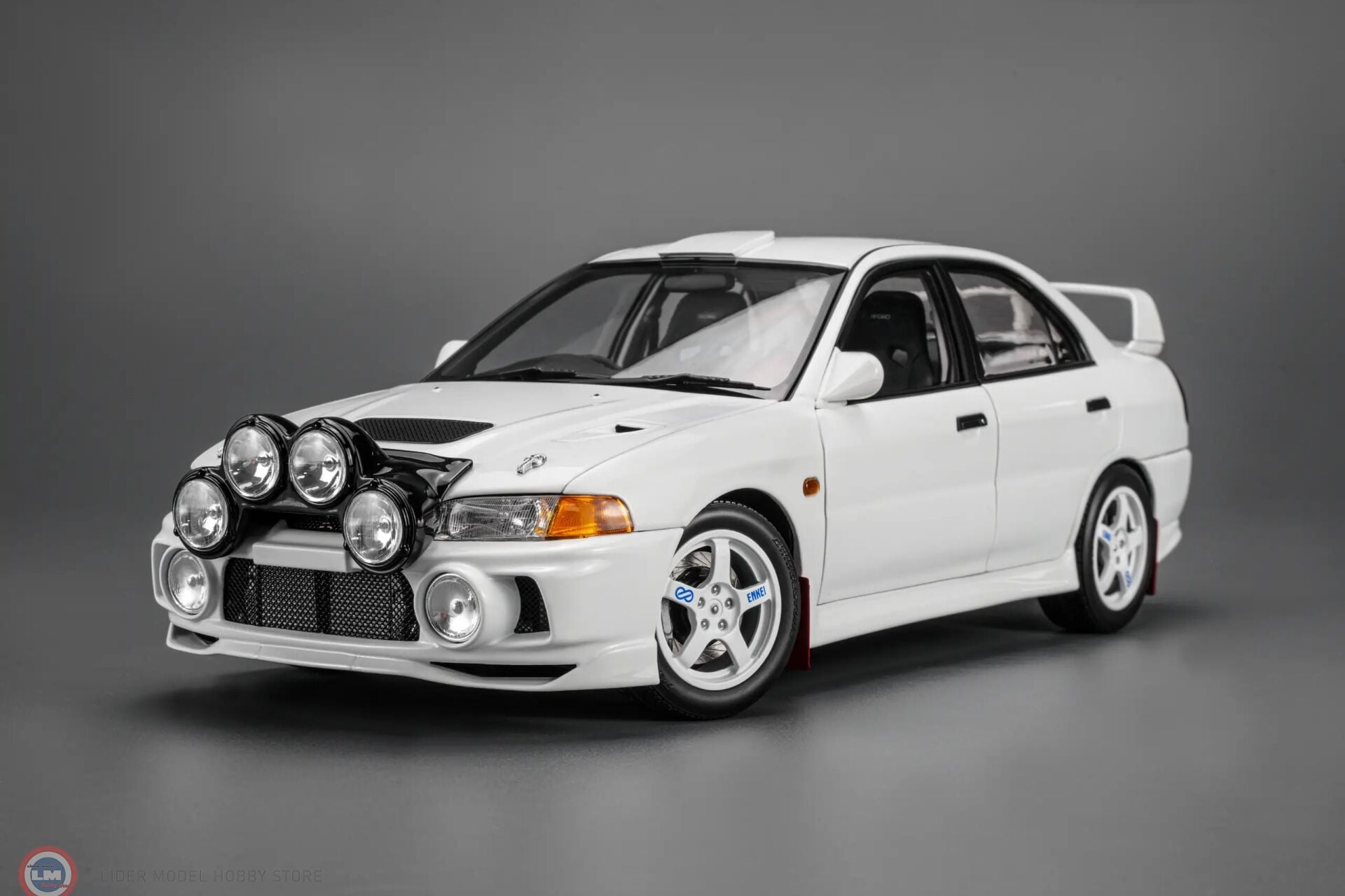 1:18 Motorhelix 1999 Mitsubishi Lancer Evo 4 GSR Base Rally