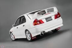 1:18 Motorhelix 1999 Mitsubishi Lancer Evo 4 GSR Base Rally
