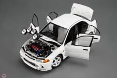 1:18 Motorhelix 1999 Mitsubishi Lancer Evo 4 GSR Base Rally