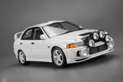 1:18 Motorhelix 1999 Mitsubishi Lancer Evo 4 GSR Base Rally