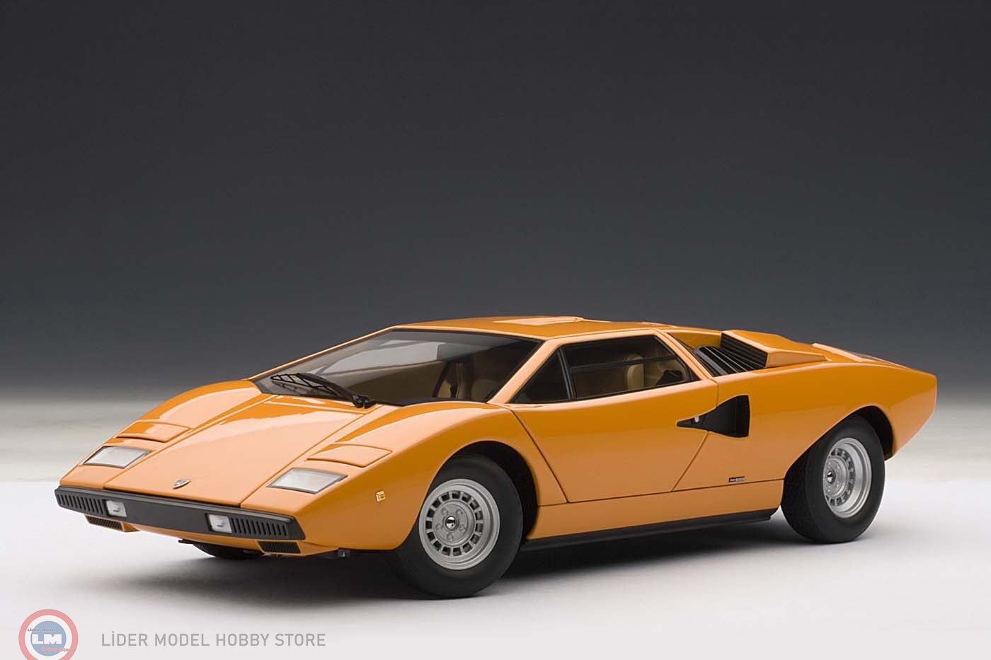 1:18 Autoart 1970 Lamborghini Countach LP400 - Signature Series