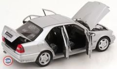 1:18 1993 Mercedes Benz C Class C36 AMG W202
