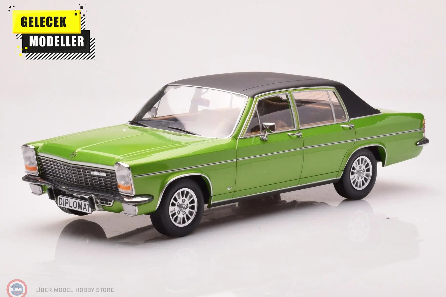 1:18 MCG 1972 Opel Diplomat B