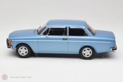 1:18 MCG 1973 Volvo 142