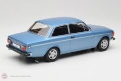 1:18 MCG 1973 Volvo 142