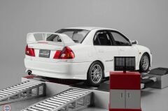 1:18 Motorhelix 1999 Mitsubishi Lancer Evo 6 With Engine and Dyno Set