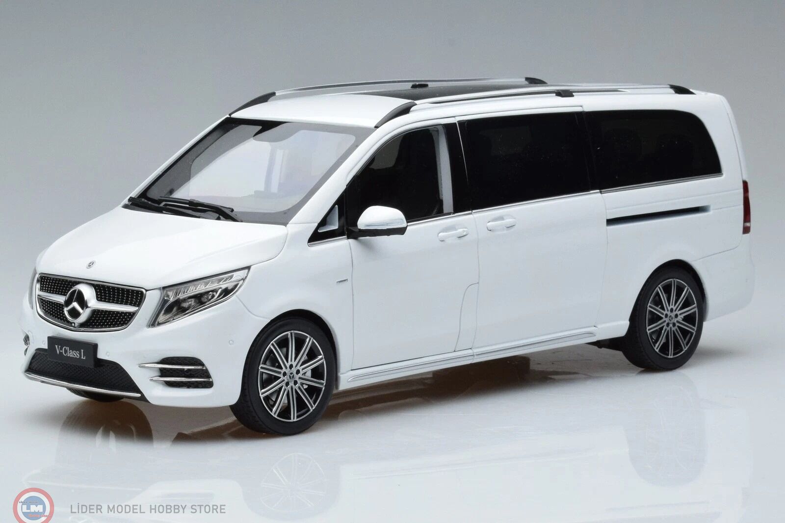 1:18 Paudi Model 2017 Mercedes Benz V Class W447
