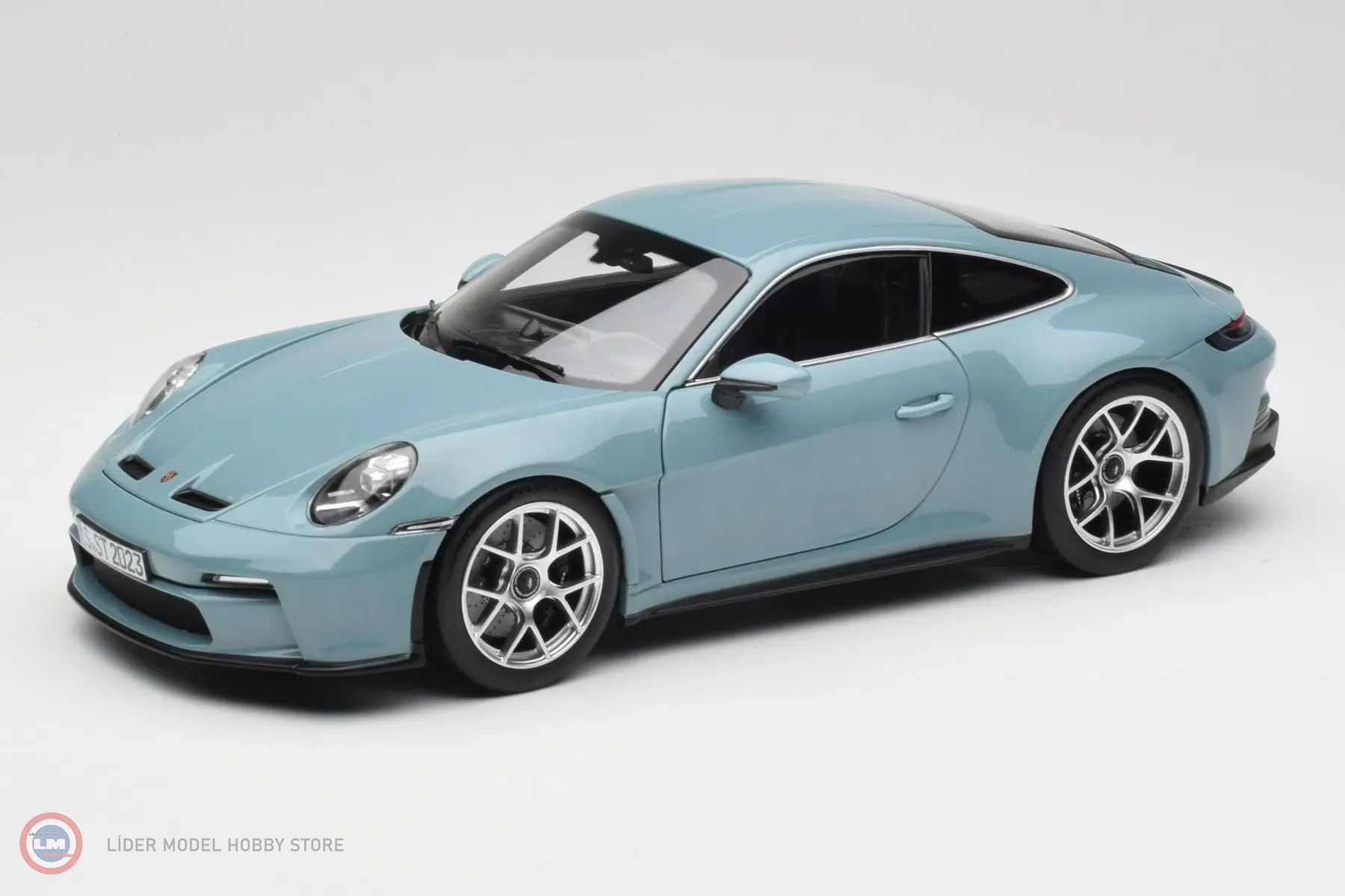 1:18 Norev 2023 Porsche 911 S/T
