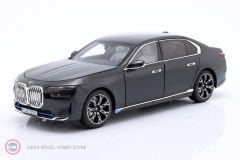 1:18 Minichamps 2023 BMW i7 Limousine (G70)