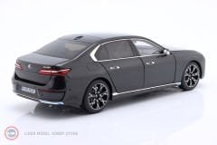 1:18 Minichamps 2023 BMW i7 Limousine (G70)