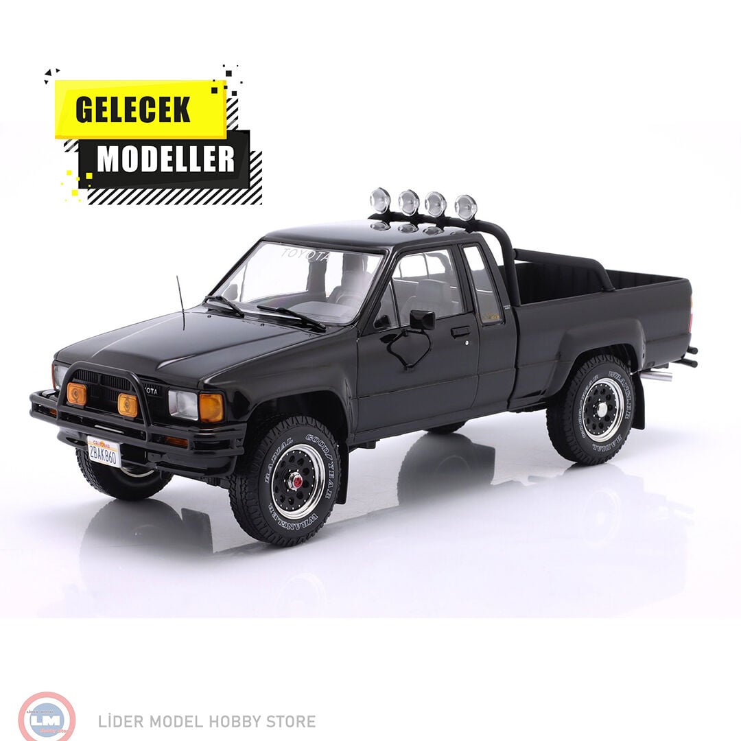 1:18 KK Scale Toyota Truck Xtra Cab 4x4 (Hilux) (1985) - black