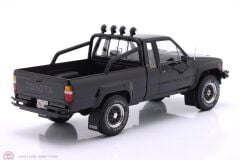 1:18 KK Scale Toyota Truck Xtra Cab 4x4 (Hilux) (1985) - black