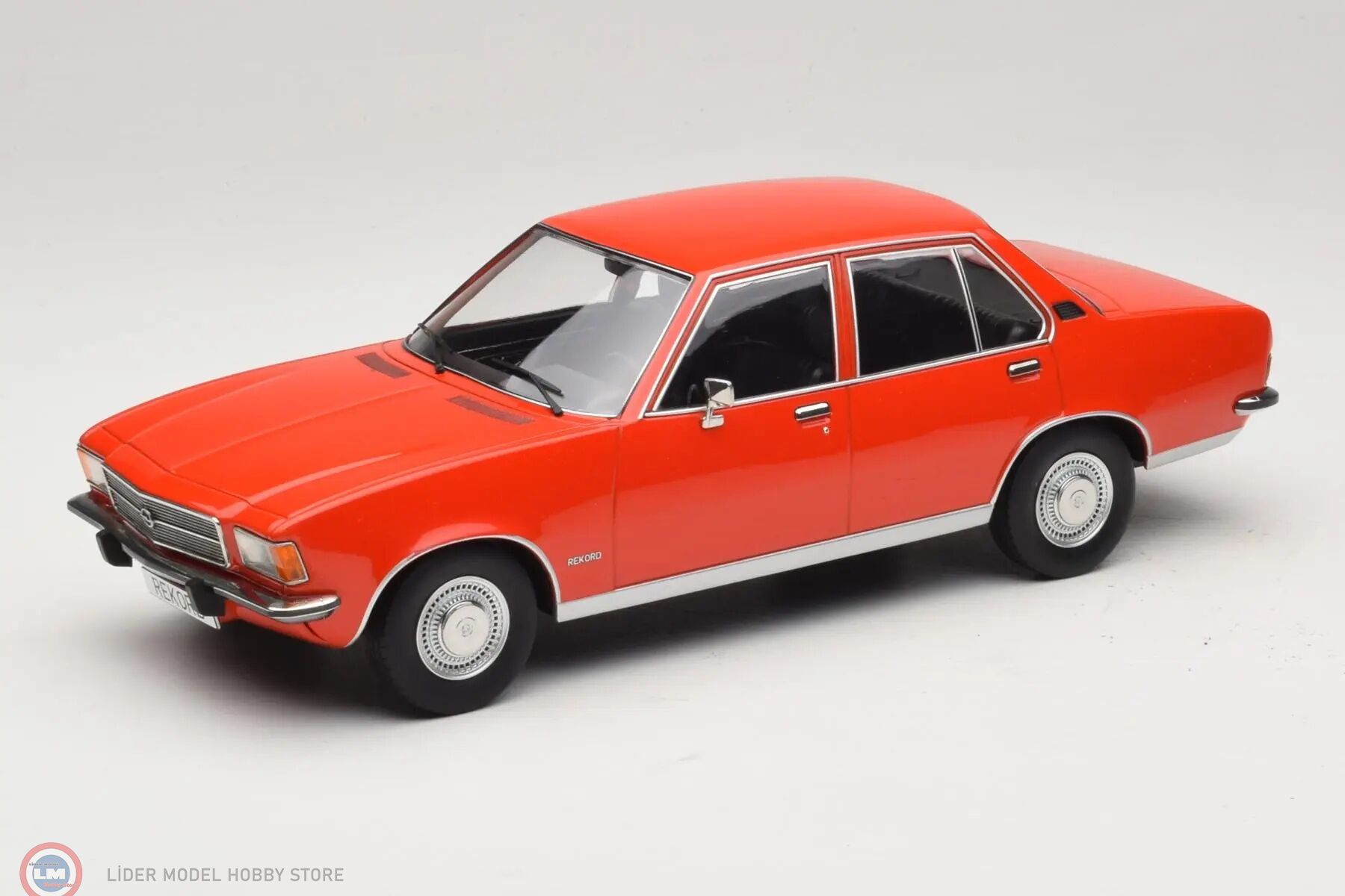 1:18 MCG 1972 Opel Rekord D