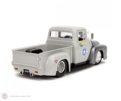1:24 1956 Ford Pickup Street Fighter With Guile Figure