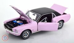 1:18 1967 Ford Mustang Coupe '' She Country Special ''