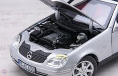 1:18 1996 Mercedes Benz SLK 350 Brillant Silver