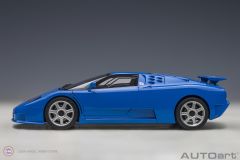 1:18 Bugatti EB110 SS Mavi