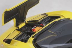 1:18 Bugatti EB110 SS Sarı