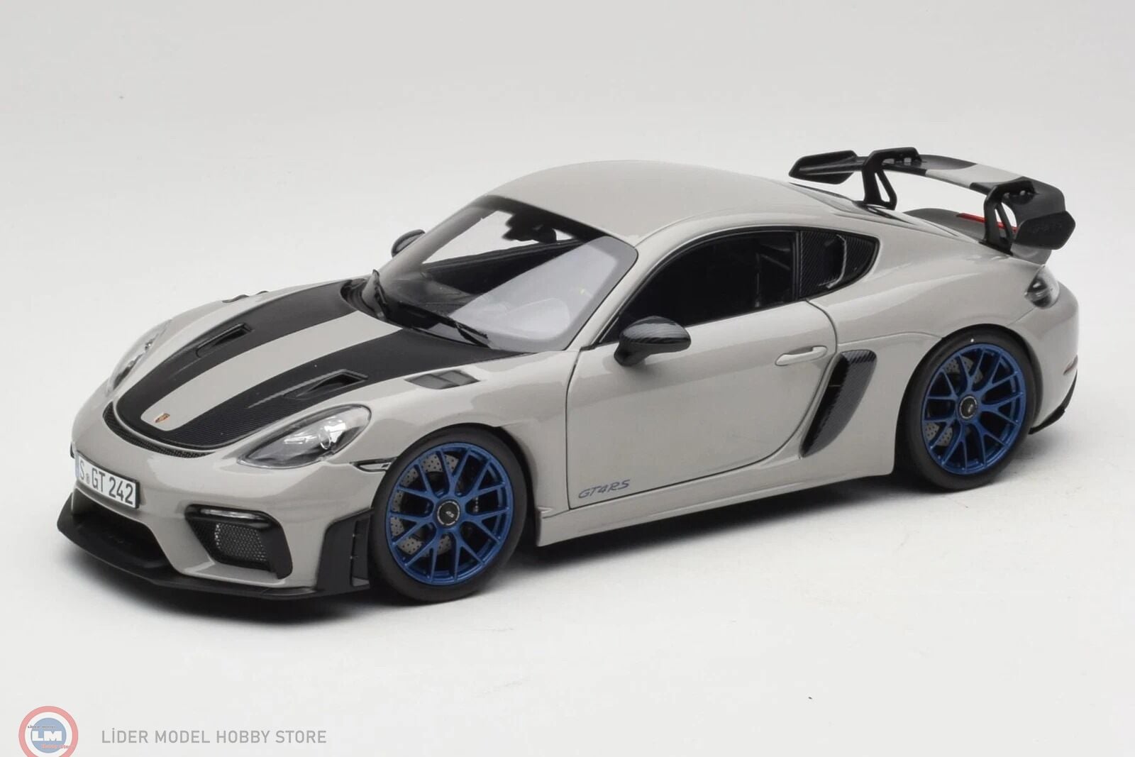 1:18 Norev 2023 Porsche Cayman GT4 RS with Weissachpackage