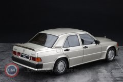1:18 1993 Mercedes Benz W201 190E 2.5 16S