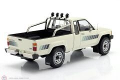 1:18 KK Scale Toyota Truck Xtra Cab 4x4 (Hilux) (1985) - white