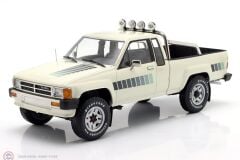 1:18 KK Scale Toyota Truck Xtra Cab 4x4 (Hilux) (1985) - white