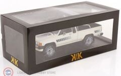 1:18 KK Scale Toyota Truck Xtra Cab 4x4 (Hilux) (1985) - white
