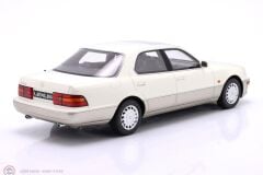 1:18 Otto Lexus LS 400 Diamond 051 (1992) White Pearl