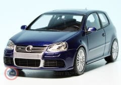 1:43 Maxichamps 2005 Volkswagen GOLF 5 R32