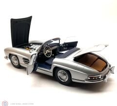 1:18 Minichamps 1957 Mercedes Benz 300 SL ROADSTER (W198)