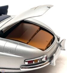 1:18 Minichamps 1957 Mercedes Benz 300 SL ROADSTER (W198)