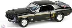 1:64 Greenlight 1968 Ford Mustang Coupe With Trunk Mounted Ski Rack And Skis Ski Cliff