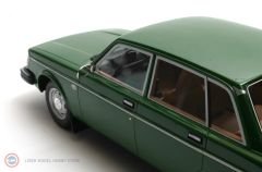 1:18 Cult Scale 1975 Volvo 244DL