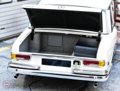 1:18 1969 Mercedes Benz S600 Pullman W100 White Swan