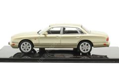 1:43 1998 Jaguar XJ8 (X308)