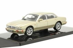 1:43 1998 Jaguar XJ8 (X308)
