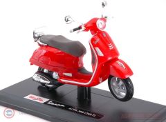 1:18 2017 Vespa  GTS 300 - Motosiklet