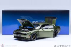 1:18 Autoart 2022 Dodge Challenger SRT Jailbreak (F8 Green)