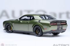 1:18 Autoart 2022 Dodge Challenger SRT Jailbreak (F8 Green)